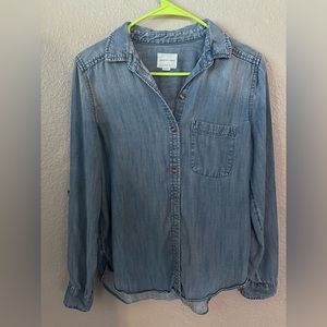 American Eagle Chambray Button Down - Boyfriend Fit - Size Small
